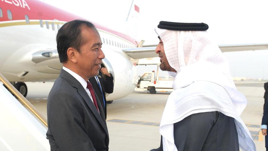 Presiden Joko Widodo tiba di Bandara Internasional Zayed, Abu Dhabi, Unu Emirat Arab (UEA) pada Selasa, (16/7/2024) sekitar pukul 18.30 waktu setempat. (Dok. Biropers)