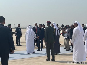 Jokowi Kembali ke Tanah Air Usai Pertemuan Bilateral dengan Presiden MBZ