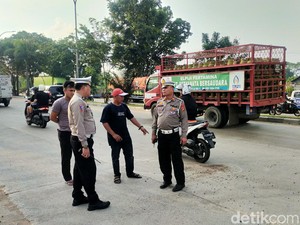 Motor Tersenggol Truk, Wanita di Palembang Tewas-Sopir Diamankan