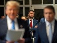 'Sihir' JD Vance, dari Sebut Trump Hitler hingga Jadi Cawapresnya
