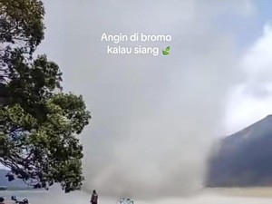 Viral Kemunculan Tornado di Bromo, TNBTS Beri Penjelasan