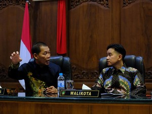 Gibran Baca Surat Pengunduran Diri Saat Paripurna, Diwarnai Interupsi PDIP