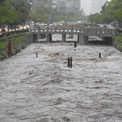 Potret Korsel Banjir, Dihantam Hujan Deras Ga Kelar-Kelar