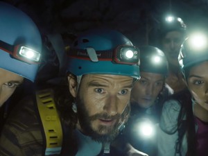 Sinopsis Black Water: Abyss, Lima Sekawan Menghadapi Buaya di Tengah Banjir