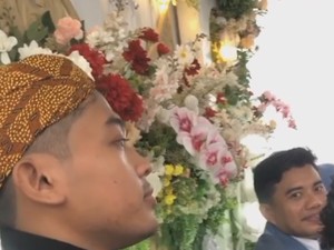 Viral Agak Lain! Pria Jadi Groomsmen Pernikahan, Pengantinnya Tidak Dikenal