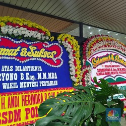 Sudaryono Jadi Wamentan Baru, Kantor Kementan Banjir Karangan Bunga