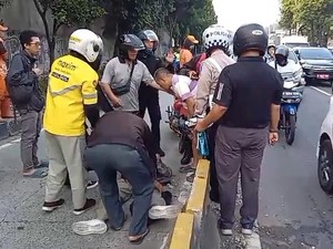 Kecelakaan Motor di Jatinegara Jaktim, Korban Dibawa ke RS