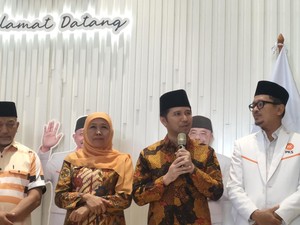Khofifah-Emil Tak Targetkan Lawan Kotak Kosong di Jatim: Biar Allah Tentukan