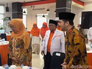 Khofifah-Emil Dardak Sambangi DPP PKS, Kompak Berbatik Nuansa Oranye