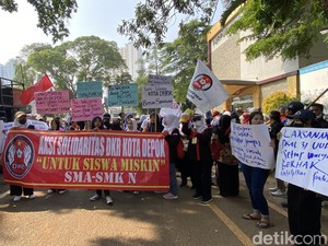 Massa Demo Minta Walkot Depok Tambah Rombel Buntut Siswa Tak Lolos SMAN