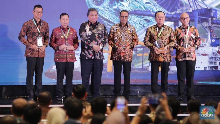 Pemerintah resmi melucurkan peta canggih yang komprehensif dan detail melalui Kebijakan Satu Peta atau One Map Policy di Ballroom The St. Regis, Jakarta, Kamis (18/7/2024). (CNBC Indonesia/Faisal Rahman)