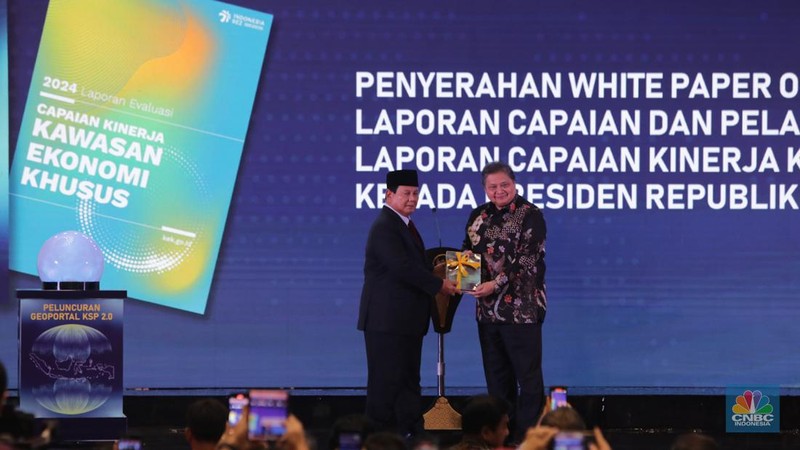 Pemerintah resmi melucurkan peta canggih yang komprehensif dan detail melalui Kebijakan Satu Peta atau One Map Policy di Ballroom The St. Regis, Jakarta, Kamis (18/7/2024). (CNBC Indonesia/Faisal Rahman)