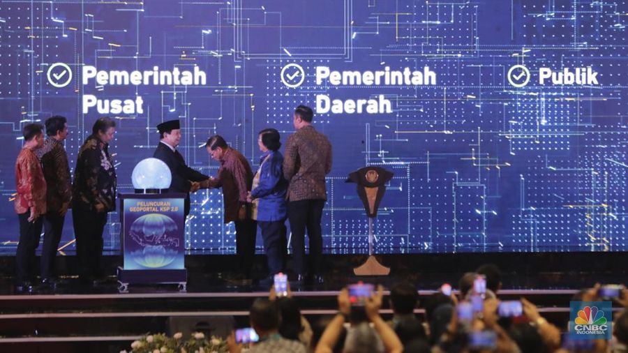Pemerintah resmi melucurkan peta canggih yang komprehensif dan detail melalui Kebijakan Satu Peta atau One Map Policy di Ballroom The St. Regis, Jakarta, Kamis (18/7/2024). (CNBC Indonesia/Faisal Rahman)