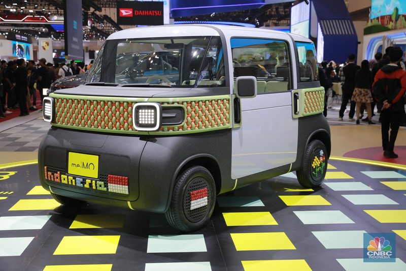 Sejumlah mobil konsep ditampilkan dalam ajang otomotif pameran otomotif GAIKINDO Indonesia International Auto Show (GIIAS) 2024 di Indonesia Convention Exhibition (ICE) BSD, pada Rabu (17/7/2024). (CNBC Indonesia/Muhammad Sabki)
