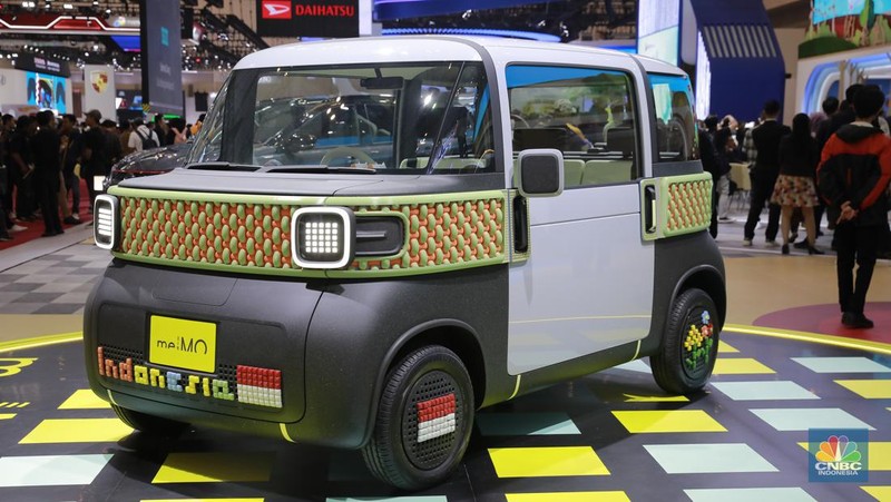 Sejumlah mobil konsep ditampilkan dalam ajang otomotif pameran otomotif GAIKINDO Indonesia International Auto Show (GIIAS) 2024 di Indonesia Convention Exhibition (ICE) BSD, pada Rabu (17/7/2024). (CNBC Indonesia/Muhammad Sabki)