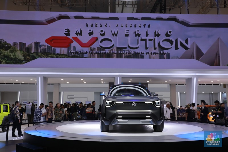 Sejumlah mobil konsep ditampilkan dalam ajang otomotif pameran otomotif GAIKINDO Indonesia International Auto Show (GIIAS) 2024 di Indonesia Convention Exhibition (ICE) BSD, pada Rabu (17/7/2024). Sejumlah mobil konsep ditampilkan dalam ajang otomotif pameran otomotif GAIKINDO Indonesia International Auto Show (GIIAS) 2024 di Indonesia Convention Exhibition (ICE) BSD, pada Rabu (17/7/2024). (CNBC Indonesia/Muhammad Sabki)