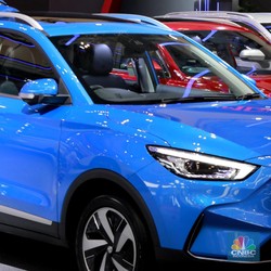 Kabar Buruk! Ada Tanda-Tanda Orang RI Bakal Tunda Beli Mobil Tahun Ini