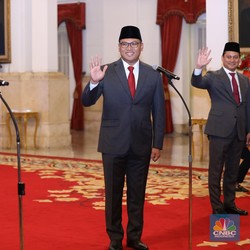 Potret Jokowi Lantik 3 Wamen Baru, Ada PNS-Eks Wartawan & Anak Petani
