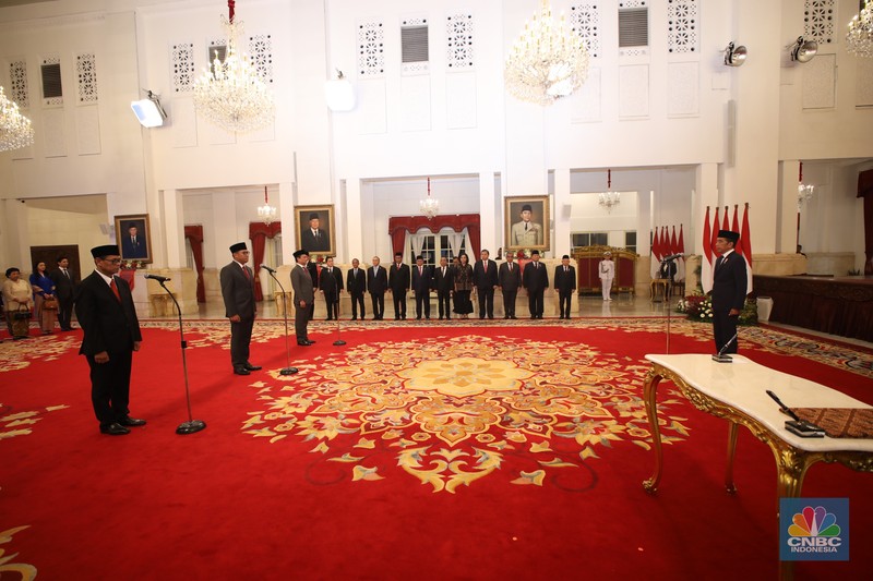 Suasana pelantikan Menteri di Istana Presiden, Jakarta, Kamis (18/7/2024). (CNBC Indonesia/Tri Susilo) Suasana pelantikan Menteri di Istana Presiden, Jakarta, Kamis (18/7/2024). (CNBC Indonesia/Tri Susilo)