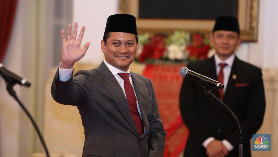 Thomas Djiwandono (Anggota Gugus Tugas Sinkronisasi Prabowo-Gibran) sebagai Wakil Menteri Keuangan II saat Pelantikan berlangsung di Istana Kepresidenan, Jakarta, Kamis (18/7/2024). (CNBC Indonesia/Tri Susilo)