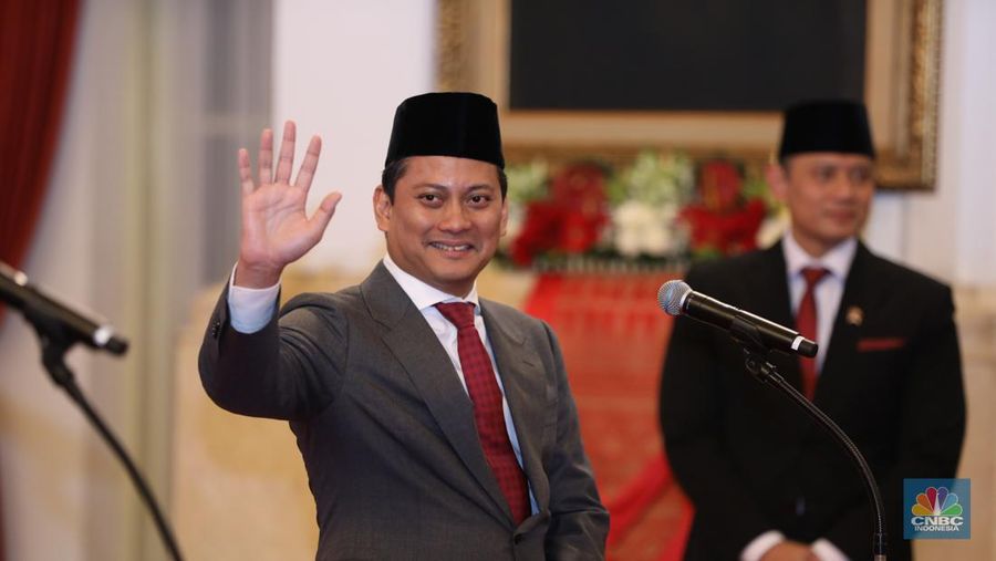 Thomas Djiwandono (Anggota Gugus Tugas Sinkronisasi Prabowo-Gibran) sebagai Wakil Menteri Keuangan II saat Pelantikan berlangsung di Istana Kepresidenan, Jakarta, Kamis (18/7/2024). (CNBC Indonesia/Tri Susilo)