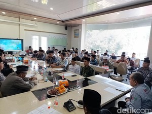 Ratusan Ulama Pangandaran Kompak Bayar Pajak