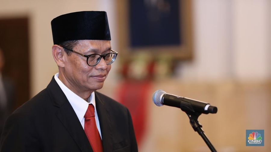 Yuliot (Deputi Bidang Pengembangan Iklim Penanaman Modal BKPM) sebagai Wakil Menteri Investasi/ Wakil Kepala BKPM saat Pelantikan berlangsung di Istana Kepresidenan, Jakarta, Kamis (18/7/2024). (CNBC Indonesia/Tri Susilo)
