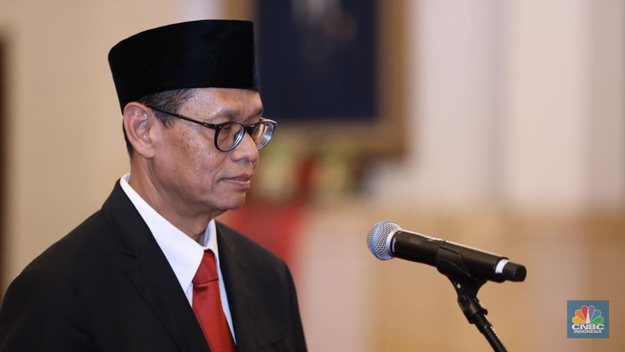 Yuliot (Deputi Bidang Pengembangan Iklim Penanaman Modal BKPM) sebagai Wakil Menteri Investasi/ Wakil Kepala BKPM saat Pelantikan berlangsung di Istana Kepresidenan, Jakarta, Kamis (18/7/2024). (CNBC Indonesia/Tri Susilo)