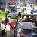 Penjualan Mobil RI Terperosok 17%, Pabrikan Siap-Siap Revisi Target?