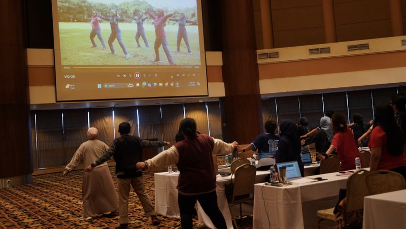 InvestasiKu Mega Capital Sekuritas berkolaborasi dengan komunitas Mama Ber Uang dalam rangka mendukung program edukasi dan literasi keuangan di bidang pasar modal menuju visi 1000 investor bijak. Acara seminar yang diselenggarakan di Menara Bank Mega , Jakarta Selatan pada hari Sabtu (13/7) lalu mengambil tema 