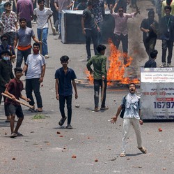 Negara Muslim Ini Chaos bak RI 98, Suasana Mencekam-100 Lebih Tewas
