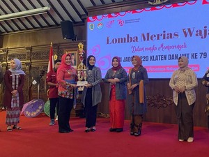 Bupati Puji Lomba Merias Wajah DWP Klaten: Belajar Cantik dengan Biaya Murah