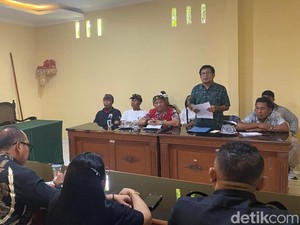 Merasa Dijegal Maju Independen, Ismaya Datangi Bawaslu Karangasem
