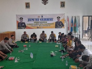 Polres Mojokerto Ingatkan Masyarakat Bahaya Judol Lewat Jumat Curhat
