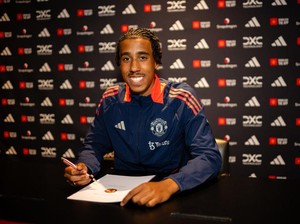 Ditebus Mahal MU, Leny Yoro Harus Unjuk Kemampuan!