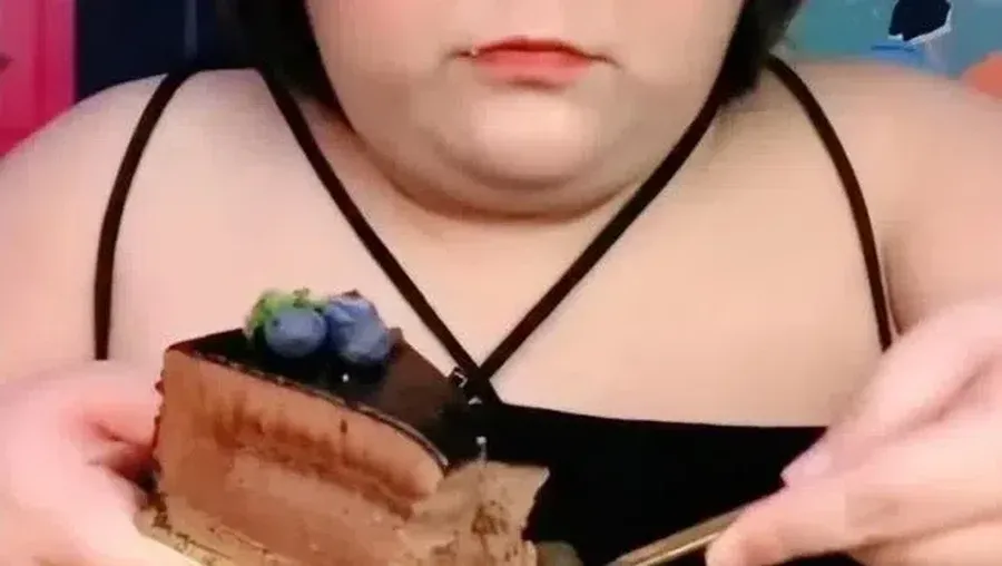 Mukbanger Pan Xiaoting tewas saat live streaming. (Dok. Ist)