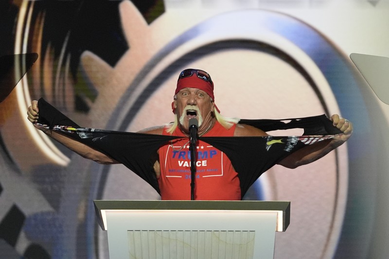 Pegulat profesional, Hulk Hogan berbicara pada Konvensi Nasional Partai Republik di Milwaukee, Amerika Serikat (AS). Kamis (18/7/2024). (AP Photo/Paul Sancya) Pegulat profesional, Hulk Hogan berbicara pada Konvensi Nasional Partai Republik di Milwaukee, Amerika Serikat (AS). Kamis (18/7/2024). (AP Photo/Paul Sancya)