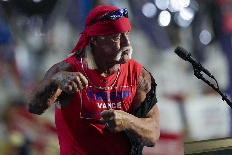 Pegulat profesional, Hulk Hogan berbicara pada Konvensi Nasional Partai Republik di Milwaukee, Amerika Serikat (AS). Kamis (18/7/2024). (AP Photo/Paul Sancya) Pegulat profesional, Hulk Hogan berbicara pada Konvensi Nasional Partai Republik di Milwaukee, Amerika Serikat (AS). Kamis (18/7/2024). (AP Photo/Paul Sancya)