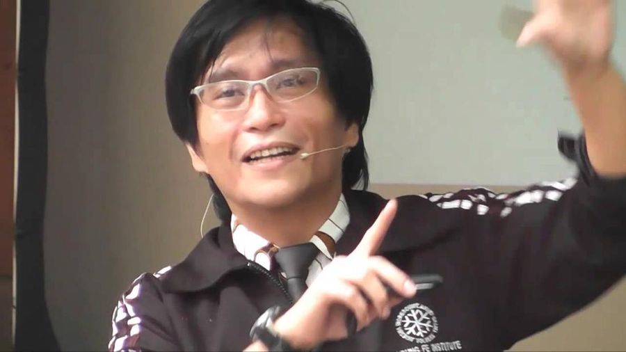 Profil Hokky Situngkir. (Tangkapan layer TEDx Talks)