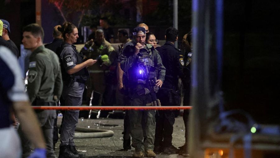 Suasana pasca ledakan di Tel-Aviv, Israel, Jumat (19/7/2024). (REUTERS/Ricardo Moraes)