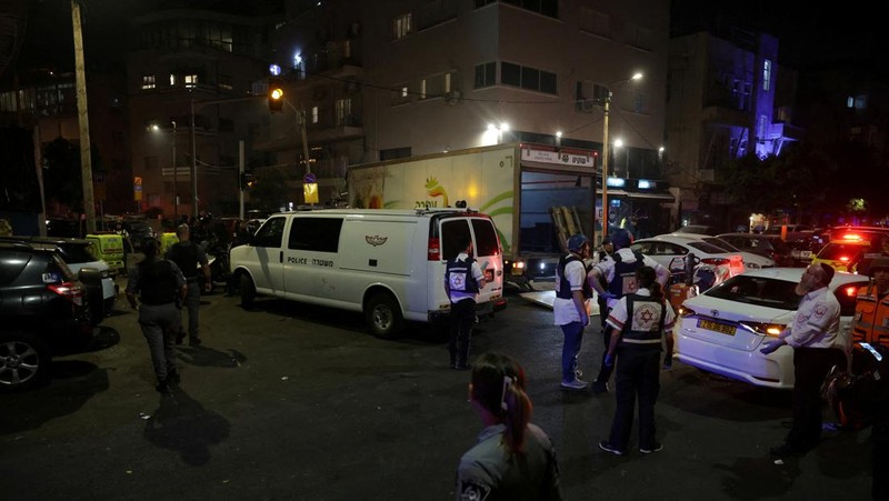 Suasana pasca ledakan di Tel-Aviv, Israel, Jumat (19/7/2024). (REUTERS/Ricardo Moraes)