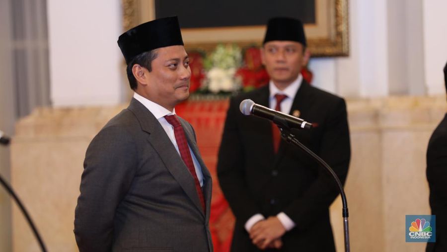 Thomas Djiwandono (Anggota Gugus Tugas Sinkronisasi Prabowo-Gibran) sebagai Wakil Menteri Keuangan II saat Pelantikan berlangsung di Istana Kepresidenan, Jakarta, Kamis (18/7/2024). (CNBC Indonesia/Tri Susilo)