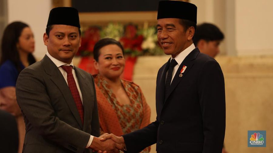 Thomas Djiwandono (Anggota Gugus Tugas Sinkronisasi Prabowo-Gibran) sebagai Wakil Menteri Keuangan II saat Pelantikan berlangsung di Istana Kepresidenan, Jakarta, Kamis (18/7/2024). (CNBC Indonesia/Tri Susilo)