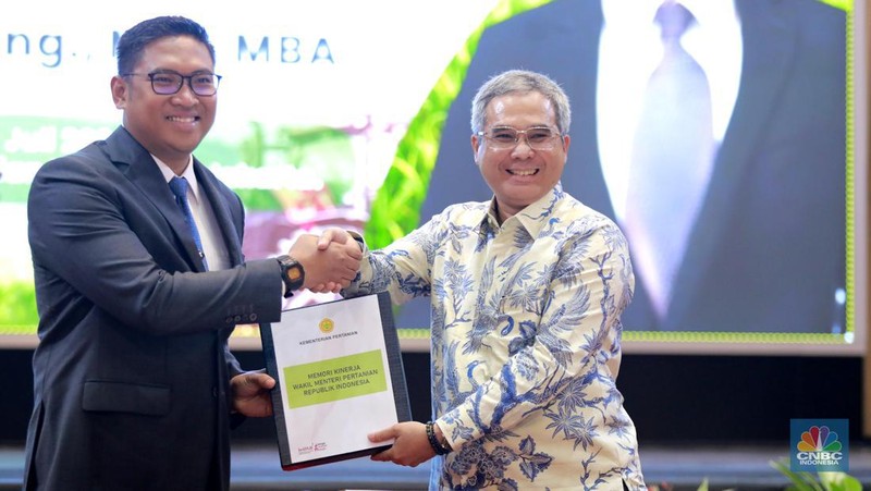 Wakil Menteri Pertanian RI Sudaryono saat serah terima jabatan di Gedung A Kementerian Pertanian, Jakarta, Jumat (19/7/2024). (CNBC Indonesia/Muhammad Sabki)