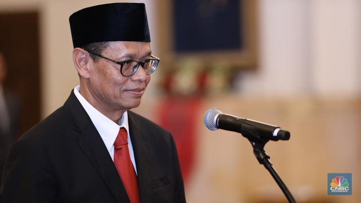 Yuliot (Deputi Bidang Pengembangan Iklim Penanaman Modal BKPM) sebagai Wakil Menteri Investasi/ Wakil Kepala BKPM saat Pelantikan berlangsung di Istana Kepresidenan, Jakarta, Kamis (18/7/2024). (CNBC Indonesia/Tri Susilo)