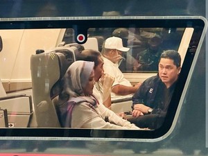 Jokowi & Erick Thohir Ngobrol Bareng di Kereta Cepat, Ini yang Dibahas