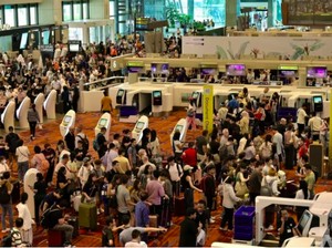 Bandara Changi Kacau!