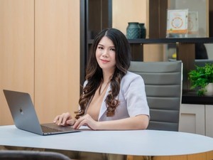 dr Silvia Suu, Dokter Lower Eyefat Removal Gabung ke Instaglam Clinic