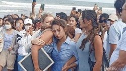 Jennifer Coppen Larung Abu-Ungkap Chat Terakhir Papa Dali: Sayang Aku OTW Pulang