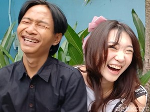 Livy Renata Ngaku Gemas hingga Peluk dan Bikin Fajar Sadboy Kaget di Lapangan